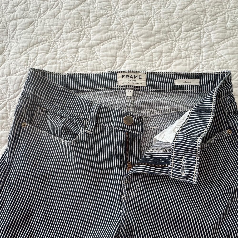 FRAME DENIM  Le Garcon. Pin-striped Skinny Jeans.  SIZE 25